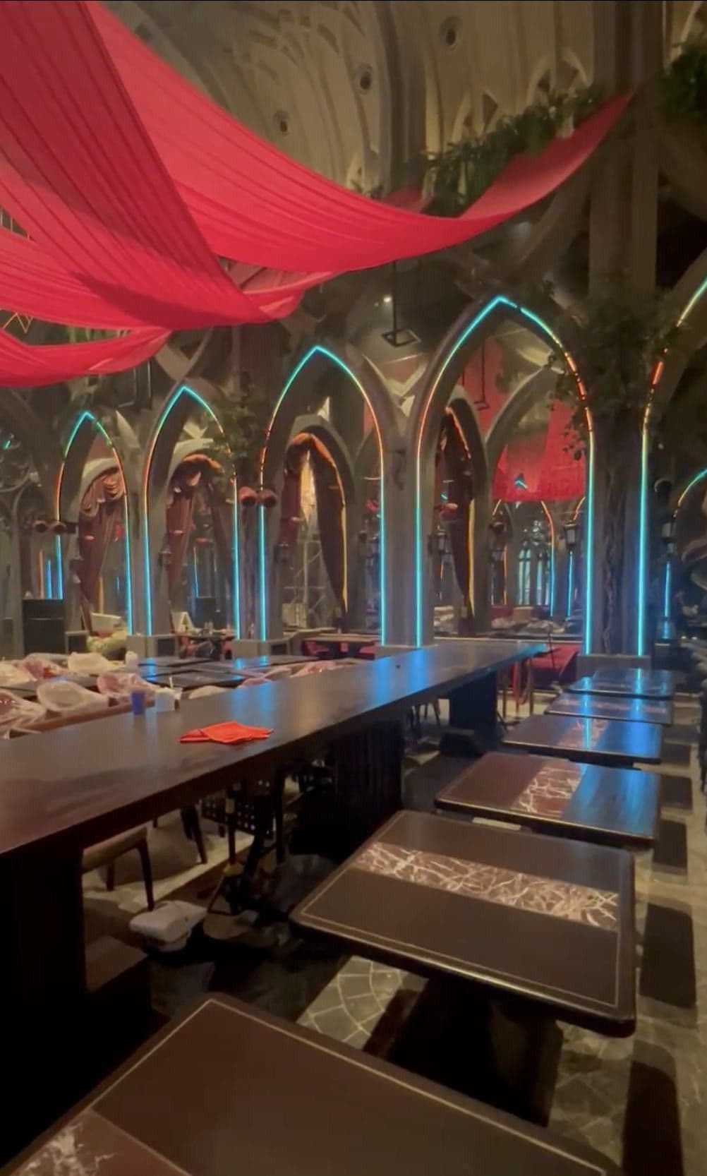 H Bar 1